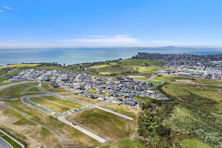 10 Makumaku Place Long Bay_1