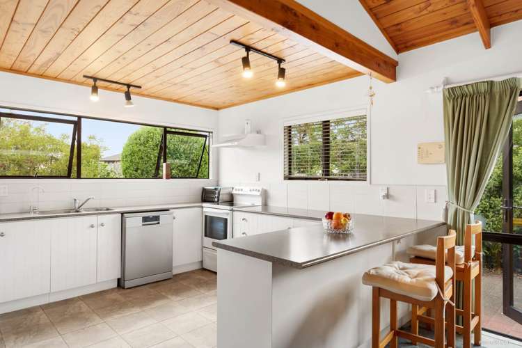 2/7 Cresta Avenue Beach Haven_5