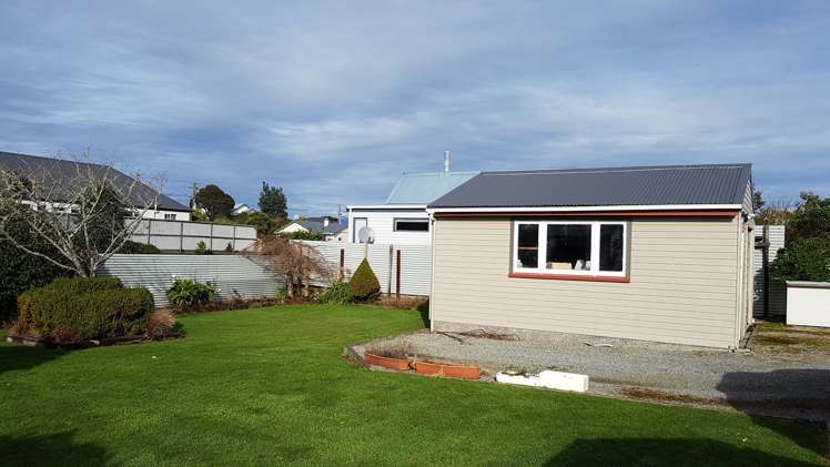 196 Sewell Street Hokitika_14