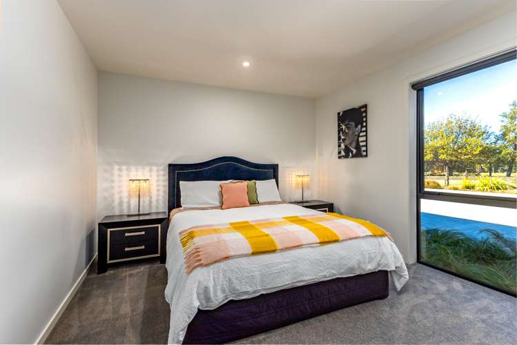 162 Beach Road East Elgin_24