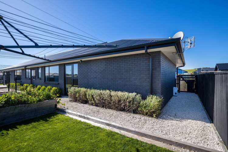 29 Honeyfield Drive Whalers Gate_24