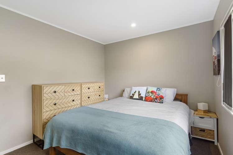 2/205 Mahia Road Wattle Downs_7