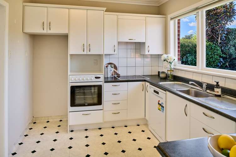 66 Wai-Iti Crescent Woburn_6