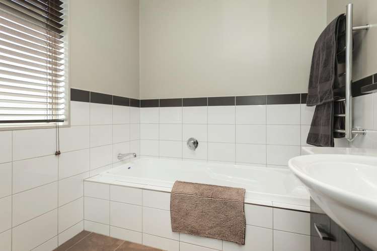 20 Margaret Place Lytton West_13