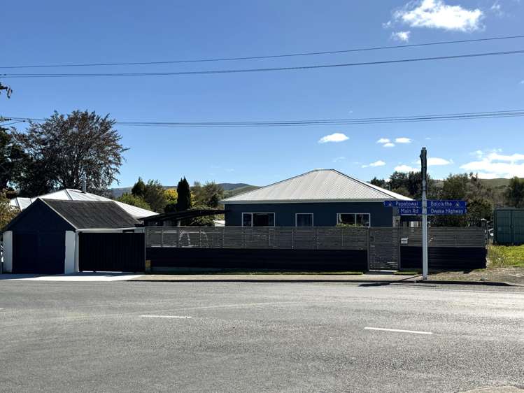 33 Main Road Owaka_32