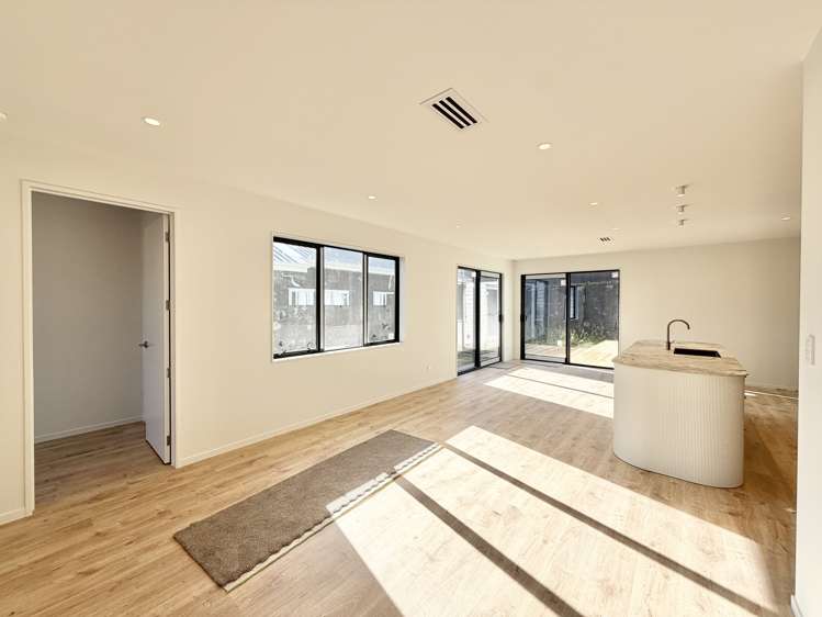 29 Tukutata Crescent Milldale_6