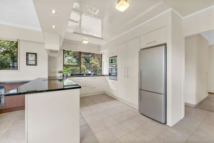 31 & 33 Castleton Drive Mellons Bay_10