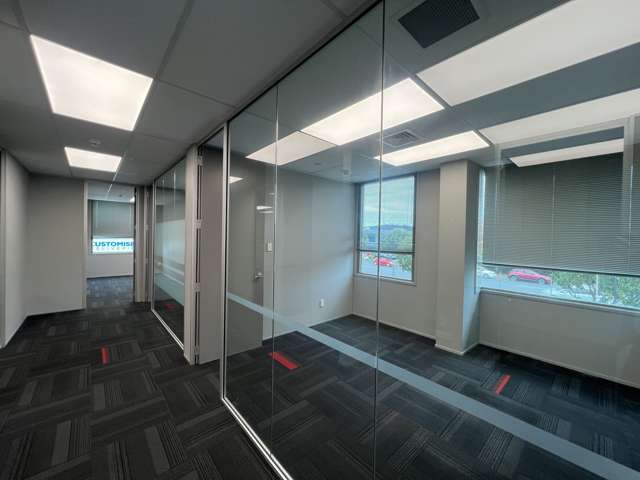 Airport Oaks Prime: Corner Office Hub