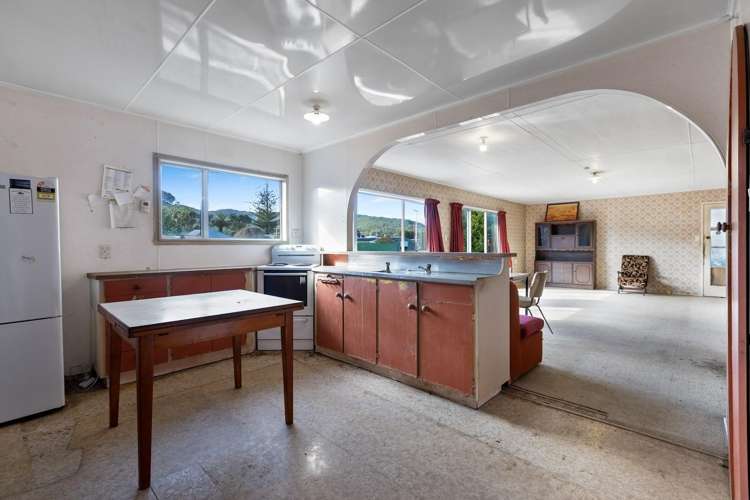 6 Briscoe Street Awakino_17