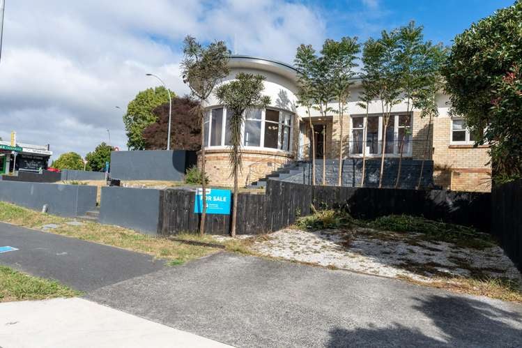 1366 Victoria Street_0
