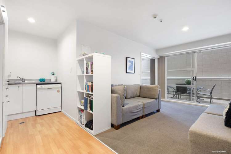 1/8 Clayton Street Newmarket_1