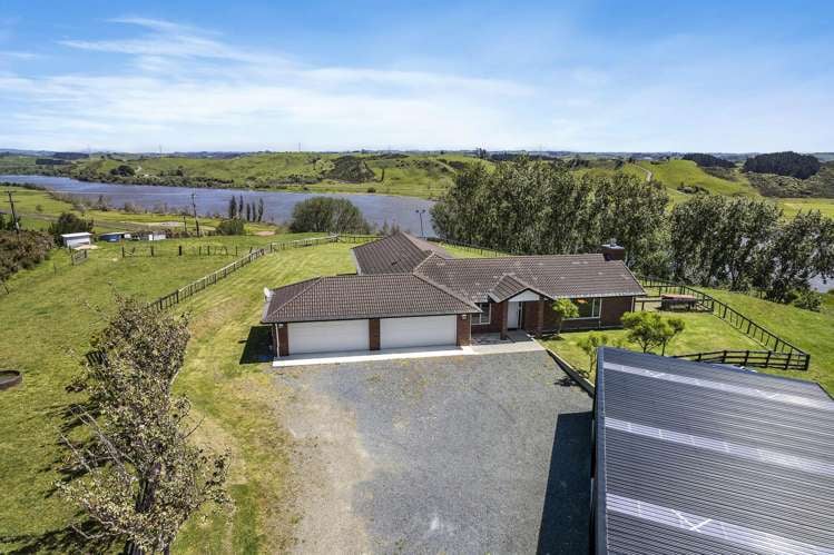 898 Churchill East Road_0