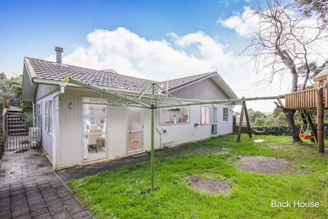 7 Puketitiro Street Glen Eden_1