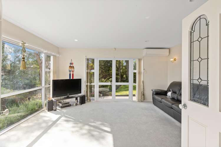84 Lake Terrace Road Burwood_9