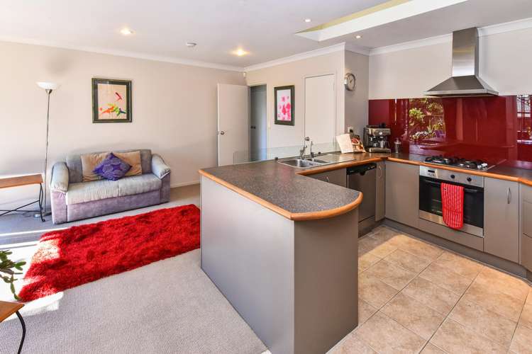 11 Castlehill Court Wattle Downs_4