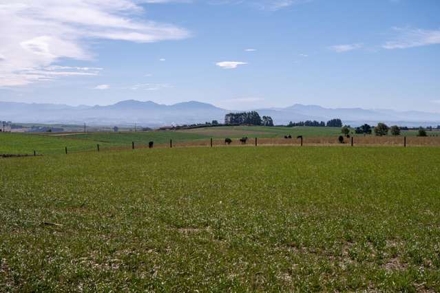 High in Hadlow - 6,730m2