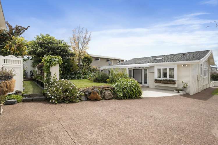 8 Baldwin Avenue Mount Albert_24