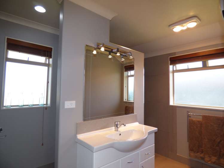 6 Sandowne Close Rototuna North_16