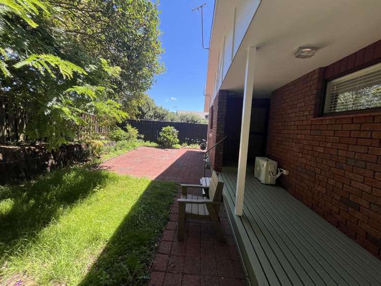 15 Sequoia Grove Merrilands_15