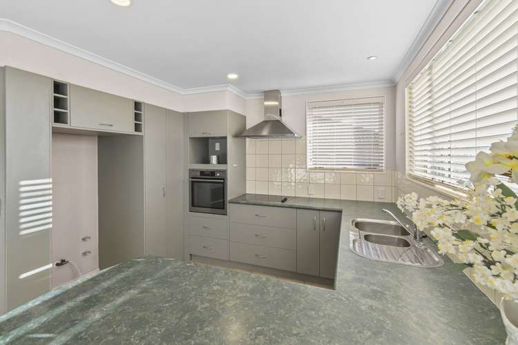 6 Richard Halse Drive Manurewa_5