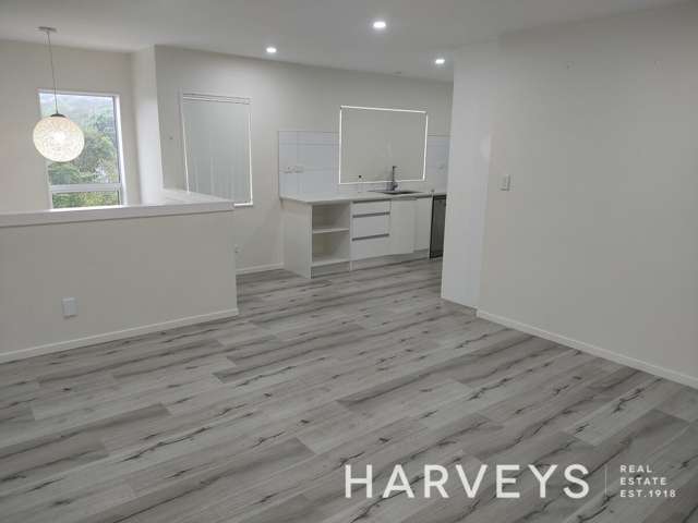 2/23 Derwent Crescet Titirangi_3