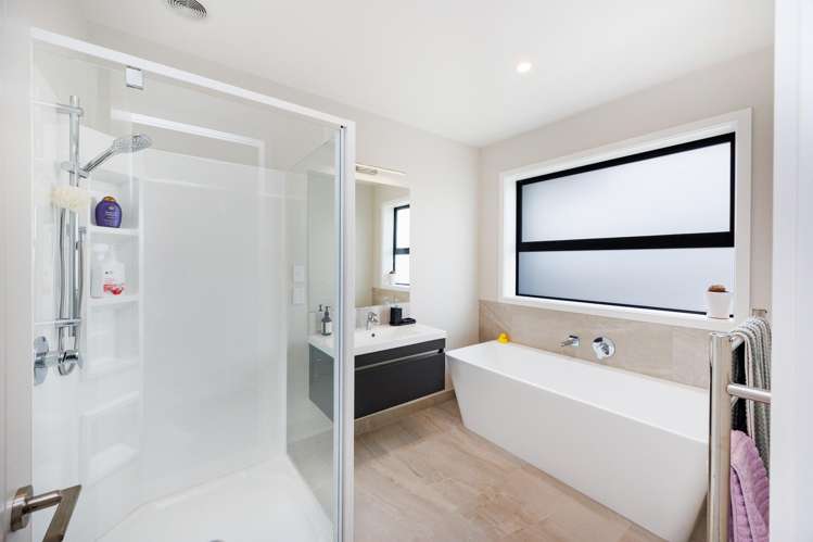 27 Coutts Way Fitzherbert_19