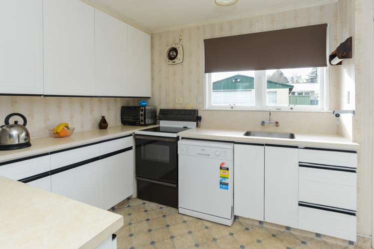 574 Lowe Street Camberley_3