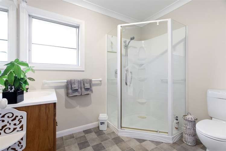 4 Clayden Drive Gulf Harbour_36