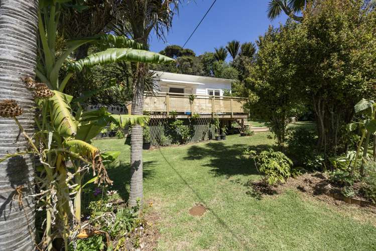 37 Glenesk Road Piha_17