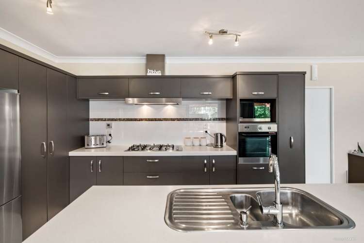 27 Stranraer Crescent Wattle Downs_9