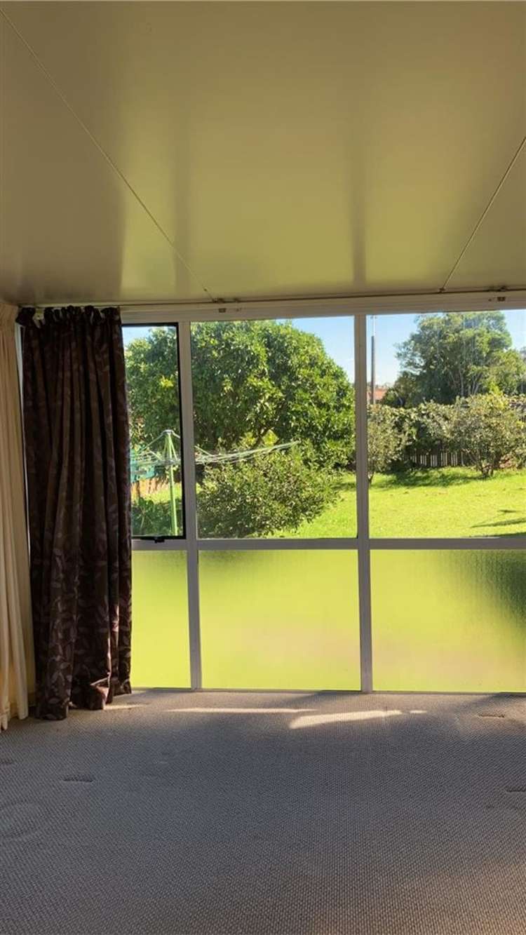 71 Seabrook Avenue New Lynn_12