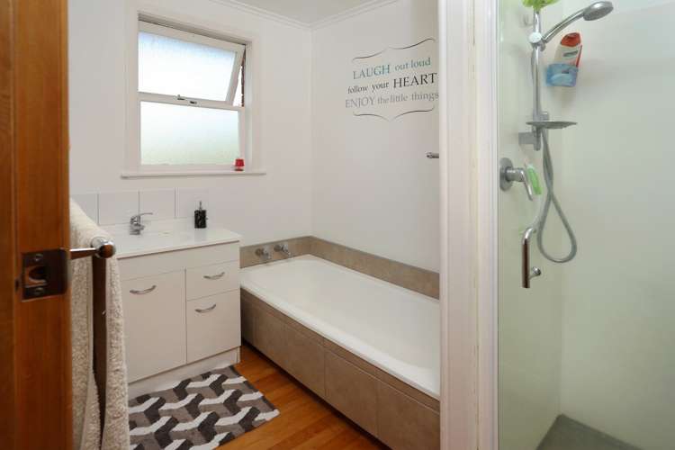 25 Castaing Crescent Te Atatu South_11