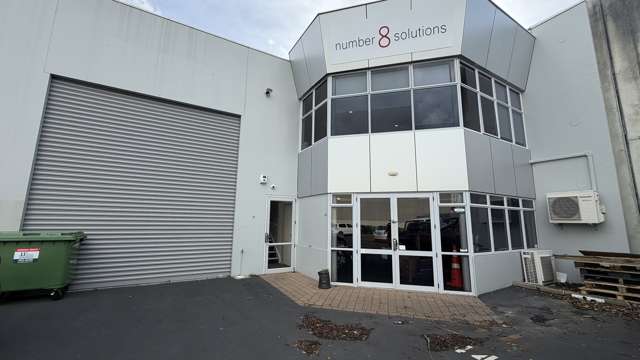 Quality 270sqm industrial or live and work