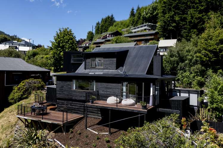 6 MacKinnon Terrace Sunshine Bay_22