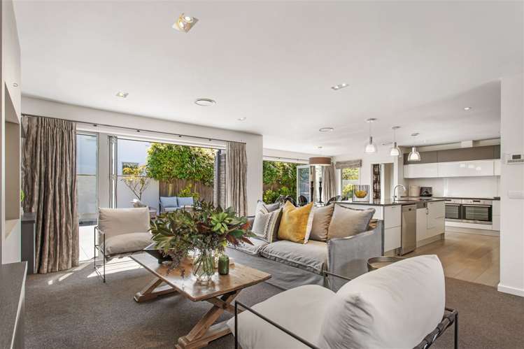 5 Hatton Court Northwood_8