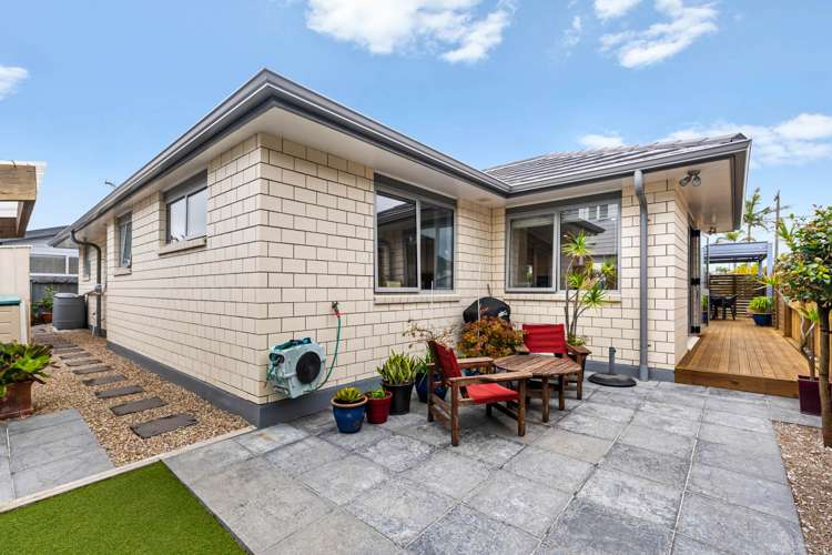 5 Laurie Street Red Beach_21