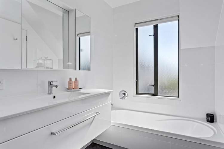 53 Hawkesbury Avenue Saint Albans_8