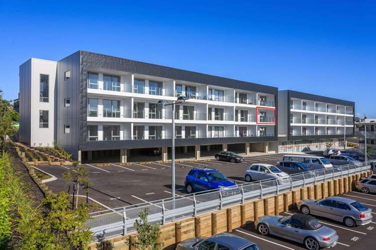 217/17 Link Crescent Stanmore Bay_10