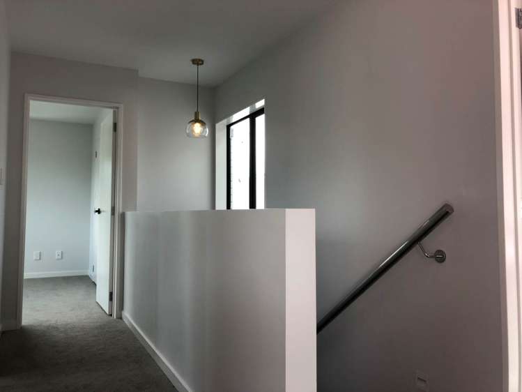 7a Holland Avenue Point England_12