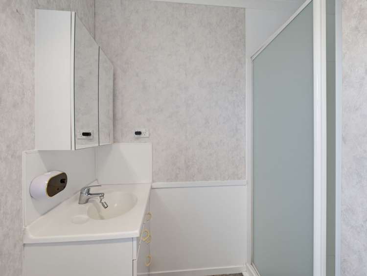67 and 67A Rhodes Drive Kelvin Grove_18