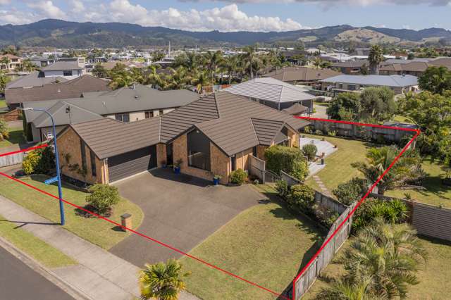 71 Cholmondeley Crescent Whitianga_1