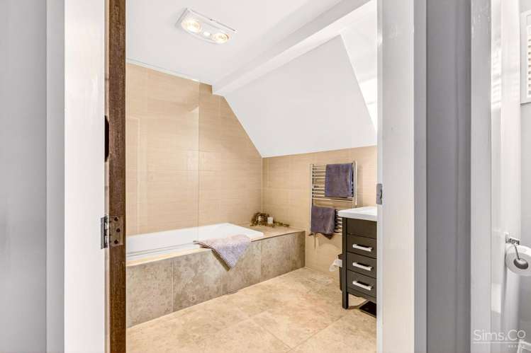 1A Brassey Road Saint Johns Hill_33