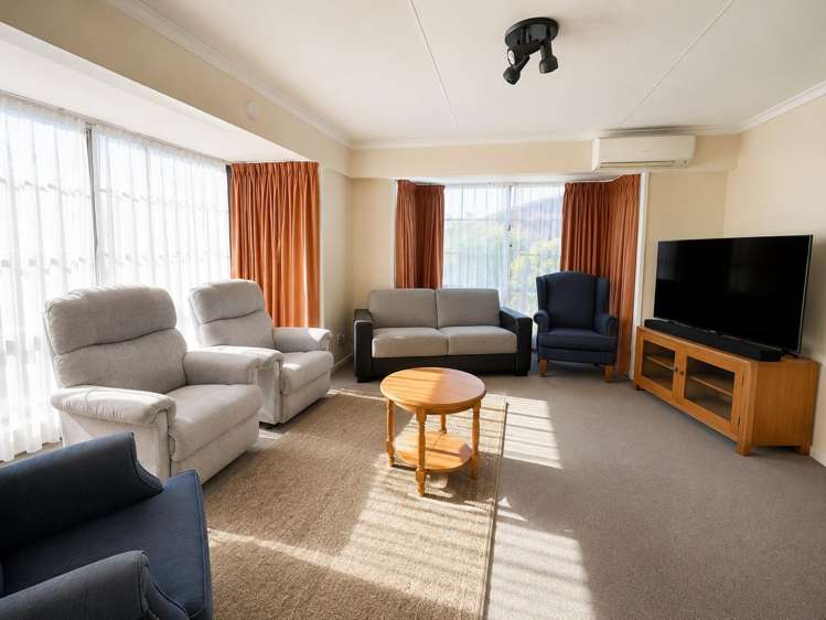 2/9 Manor Place Redwoodtown_1