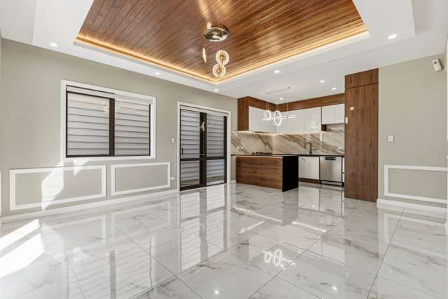 5 Bed 3 Bath Vacant Home