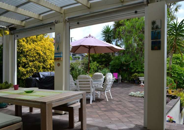 39 Beach Road Mellons Bay_13