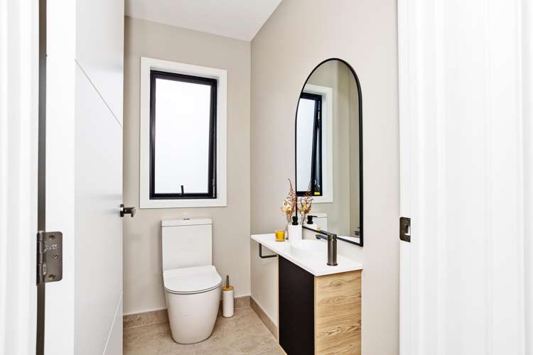 22 Glenda Place Seaward Bush_21