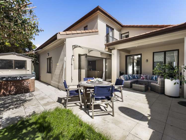 25 Bridgefield Crescent Flat Bush_12