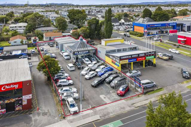 High-profile automotive yard/development site