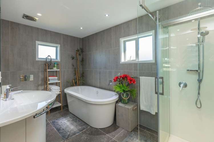 9a Chippendale Crescent Birkdale_17