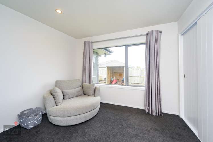 15 Roots Street East Feilding_13